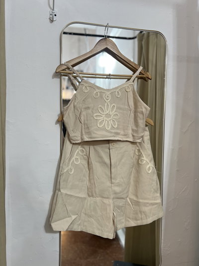 Conjunto bordado 