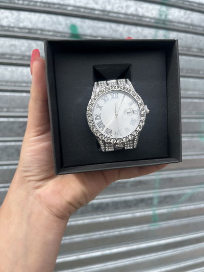 Reloj endiamantado Romano