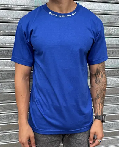 Remera Cuello estampado