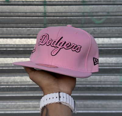 Gorra Dodgers Cerrada Plana | ROSA c/ NEGRO