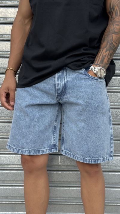 Bermuda Mom Lisa | CELESTE