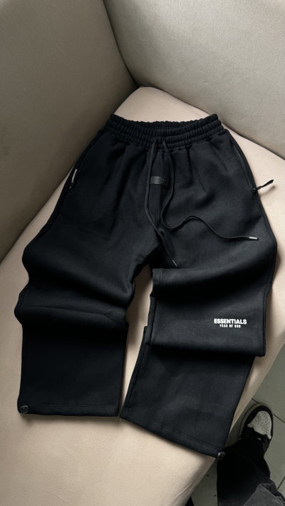 Jogging ESSENTIALS | NEGRO