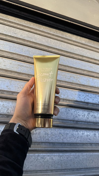 Victoria's Secret Crema Coconut Passion