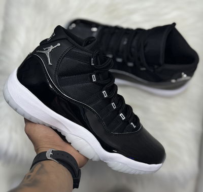 JORDAN RETRO 11 | NEGRO c/ BLANCO