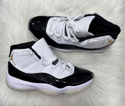 JORDAN RETRO 11 | BLANCO c/ NEGRO suela BEIGE