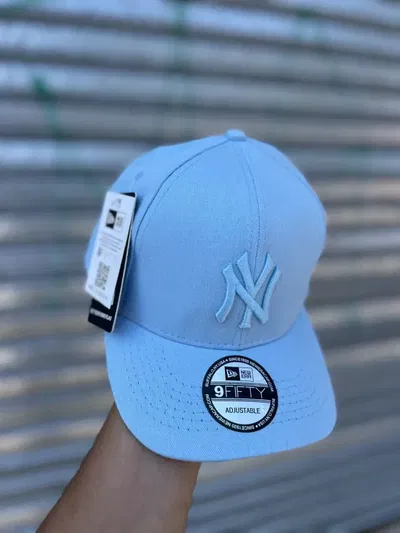 Gorra NY Regulable Curva | CELESTE