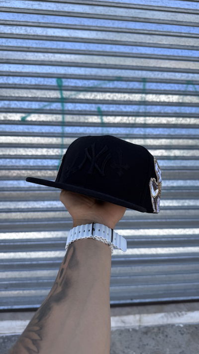 Gorra NY Cerrada Plana Importada Bordada | NEGRO