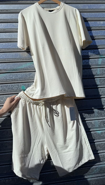 Conjunto Essentials | CREMA