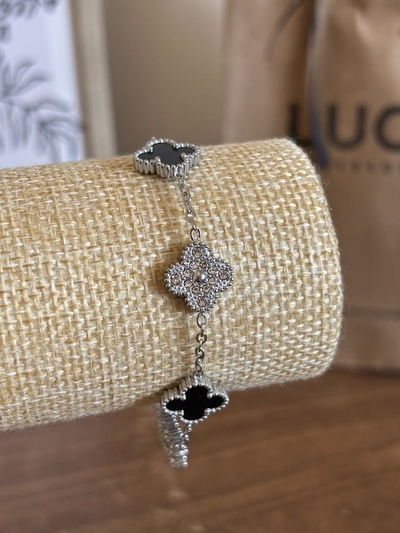 Pulsera trébol negro con strass plateado