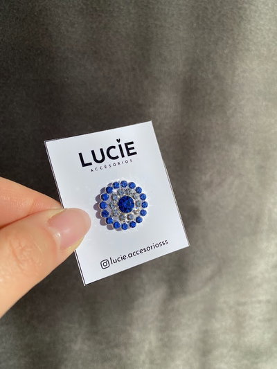 Pin Escarapela circulito strass 2 cm