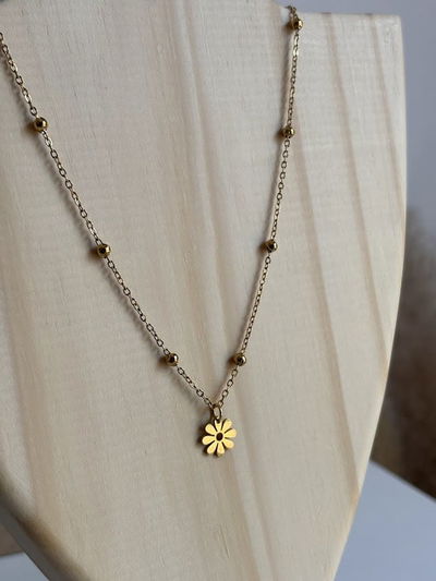 Collar flower gold