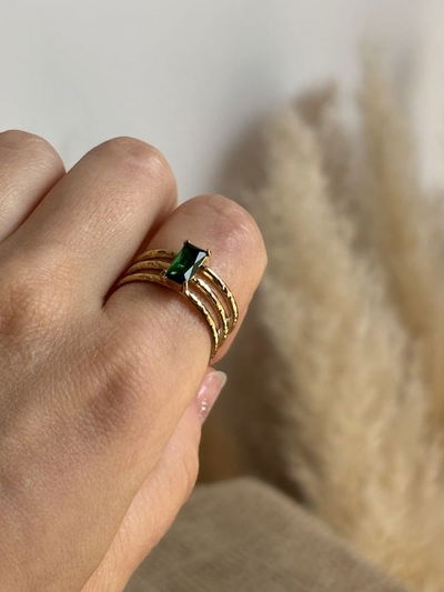 Anillo triple esmeralda