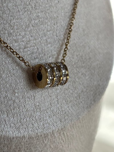 Collar Moscú gold