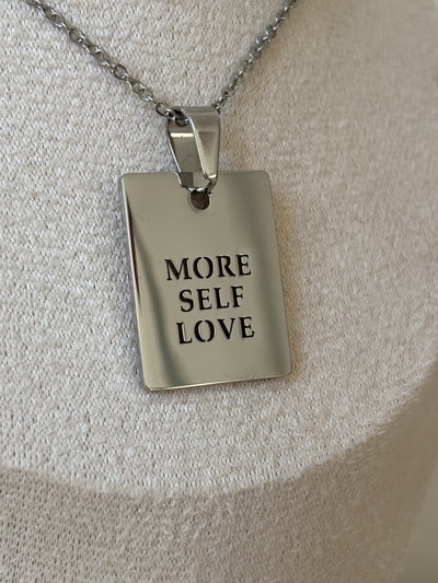 Collar More Self Love calado