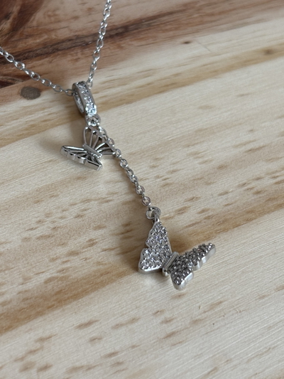 Collar doble mariposas