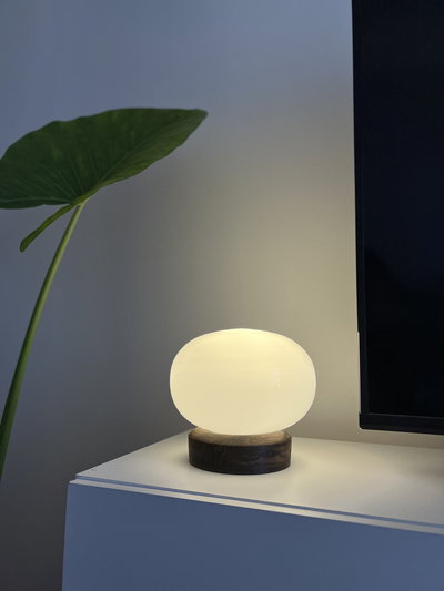 Lámpara Oval de Vidrio con base de Madera