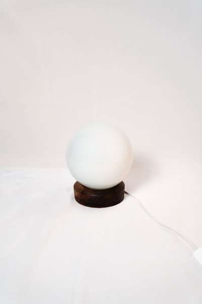 Lámpara Esfera de Vidrio con base de Madera