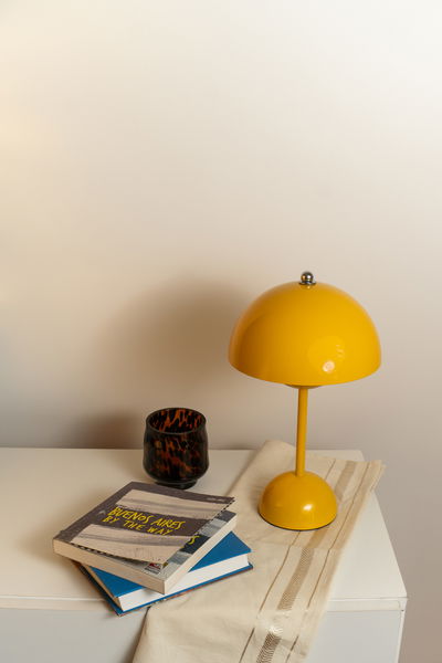 Lámpara LED Inalámbrica de Hierro Semicircular Doble Amarillo