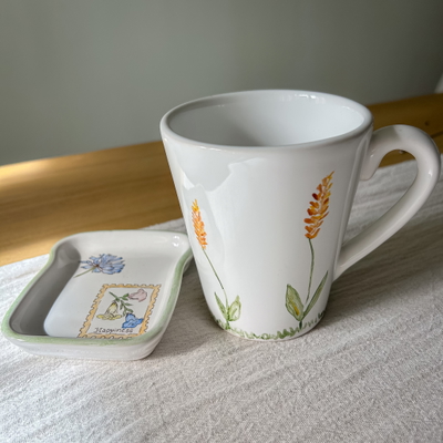Taza de Cerámica Pintada a Mano con Espigas de Lavanda
