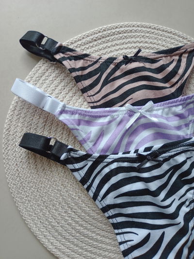 LESS ZEBRA 008