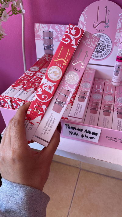Perfume YARA CANDY Y PINK 