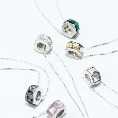 COLLAR SQUARE – Plata 925 con Cristal Swarovski