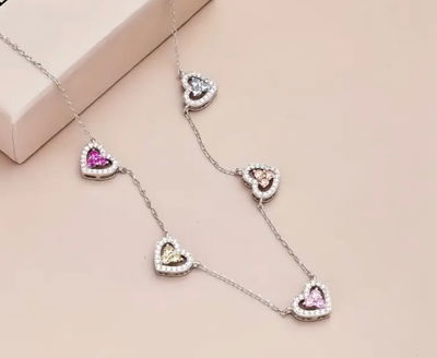 Collar Plata 925 con Micropavé y Corazones Arco Iris – Zircones Brillantes