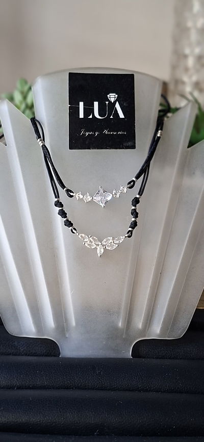 Collar Choker Negro con Dije de Plata y Zircones