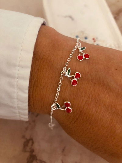 Pulsera Plata 925 con Dije Cherry Esmaltado – Regulable con Extensión