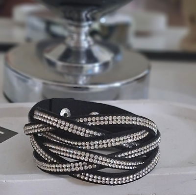 Brazalete Trenzado de Gamuza Negra con Cristales – Doble Vuelta / Choker