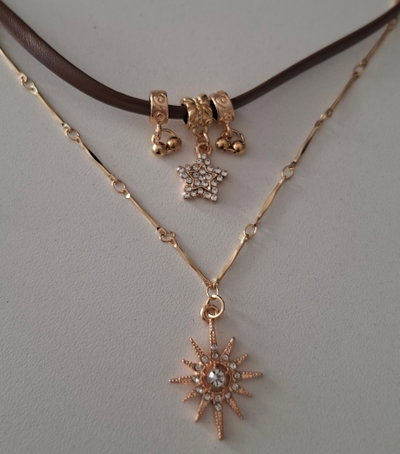 Collar Doble Retro de Estrella con Zircones – Cuero Marrón y Baño Dorado
