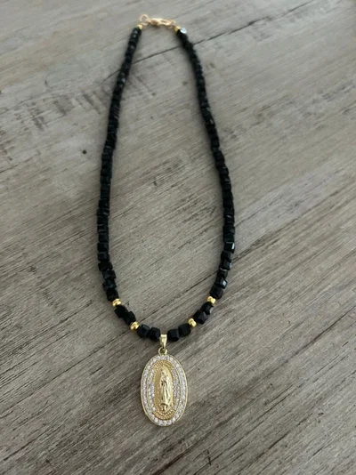 Collar Reina