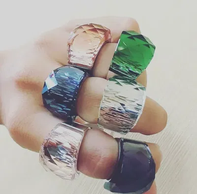 ANILLO CLÁSICO – Acero Italiano con Cristal Swarovski 