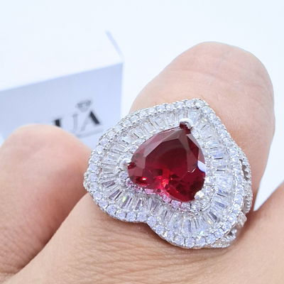 ANILLO HEART – Plata rodinada con Cristal Rojo y Zirconias