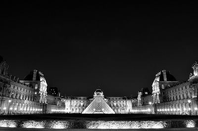 Museo del Louvre 80x120cm