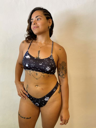 Bikini Less Atenas Atmosfera