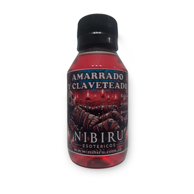 Amarrado y claveteado