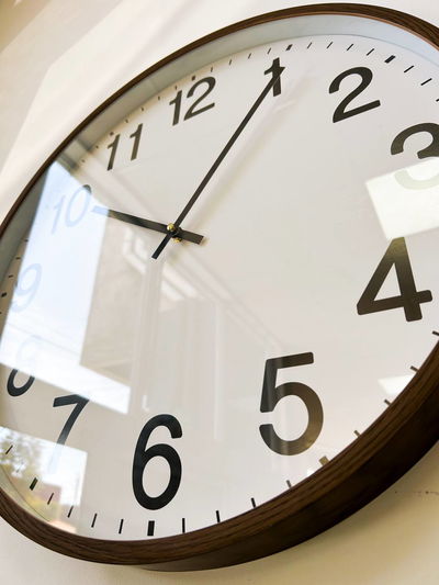 Reloj símil madera 