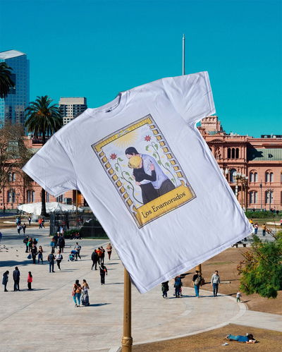 REMERA LOS ENAMORADOS (A PEDIDO - NO EN STOCK)