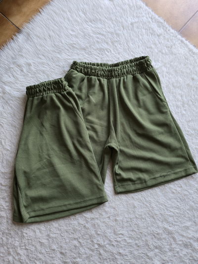 Bermuda simil wafle verde ( talle M) 