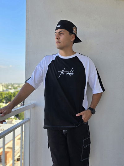 Remera The wilds Combinada