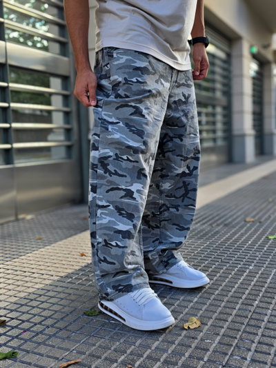 Outfit Baggy camuflado + buzo different