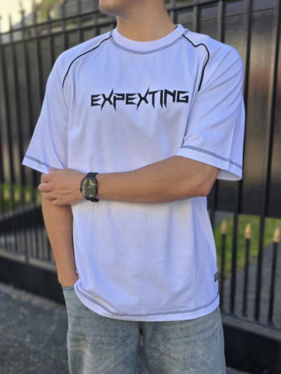 Remera Expexting premium