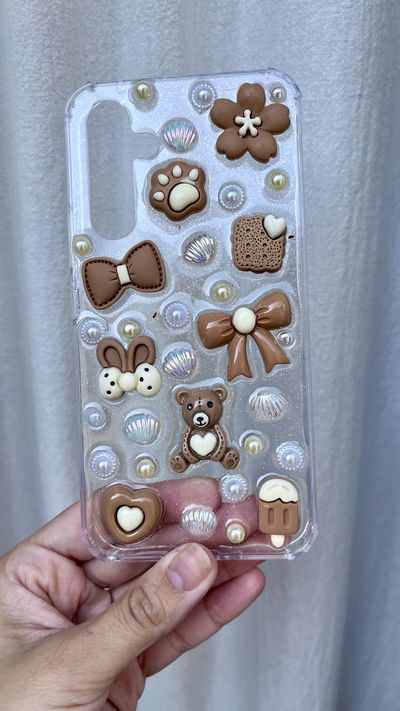 Funda con charms - Diseño full choco 