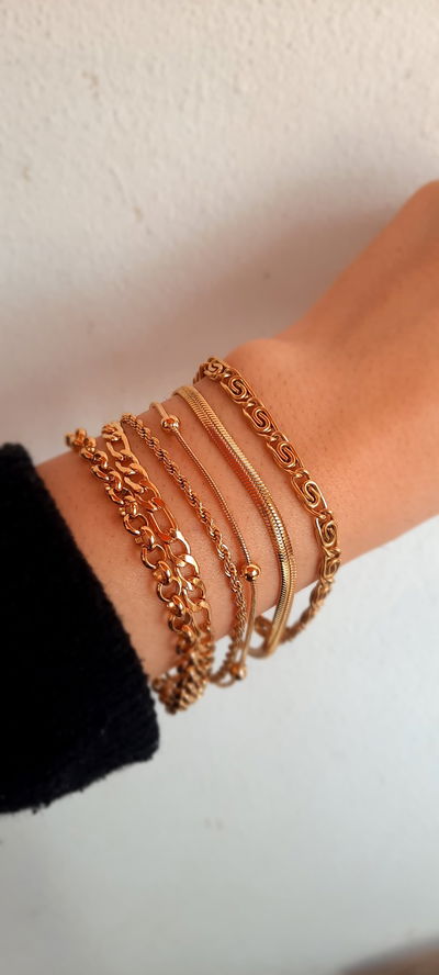 Pulseras en acero dorado❣🌼