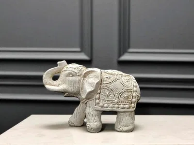 Elefante con Manto - 15,5 x 9 cm