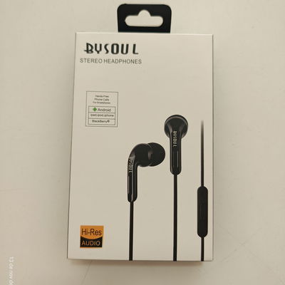 Auriculares Negros con Ficha