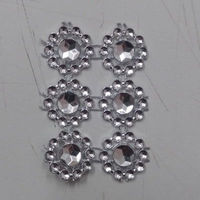 Falso Strass Plateado con Flores Grandes