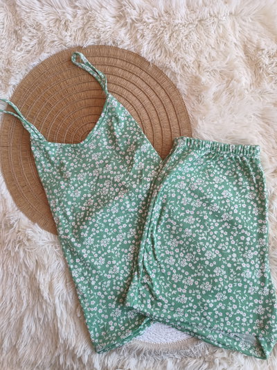 Pijama ADULTO de Morley 🥰 FONDO VERDE flores blancas 