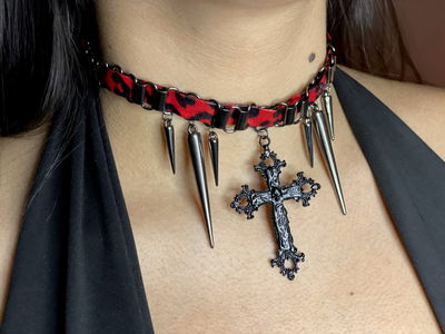 Choker Cruz roja